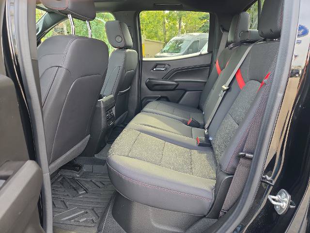 Used 2024 Chevrolet Colorado Z71 w/ Safety Package AWD/4WD image 29
