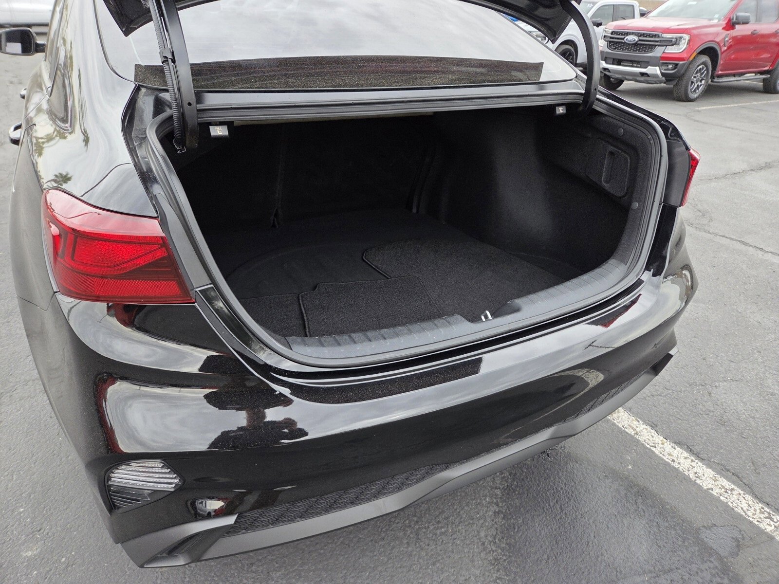 Used 2024 Kia Forte LXS image 13