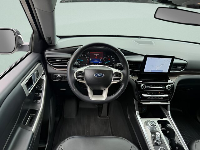Certified 2022 Ford Explorer Limited w/ Equipment Group 301A AWD/4WD image 7