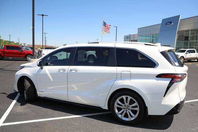 Used 2021 Toyota Sienna Platinum FWD image 14
