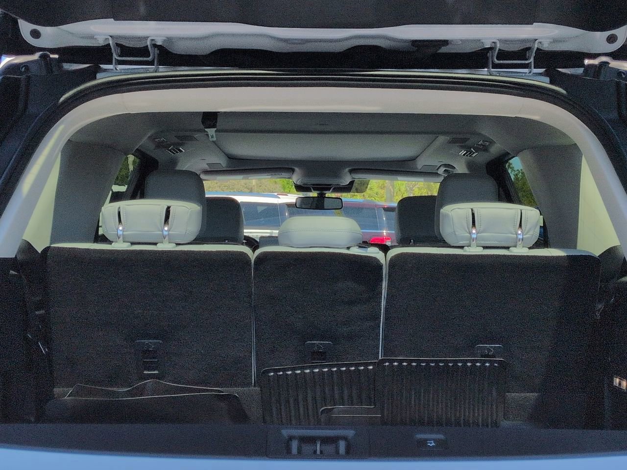 Certified 2025 Ford Expedition Platinum w/ Platinum Ultimate Package image 13