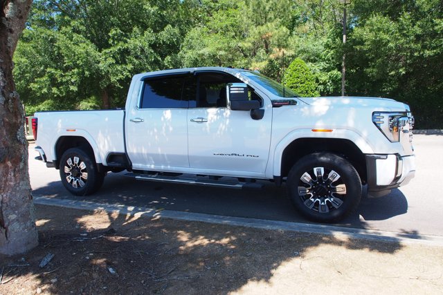 Used 2024 GMC Sierra 2500 Denali w/ Technology Package AWD/4WD image 10