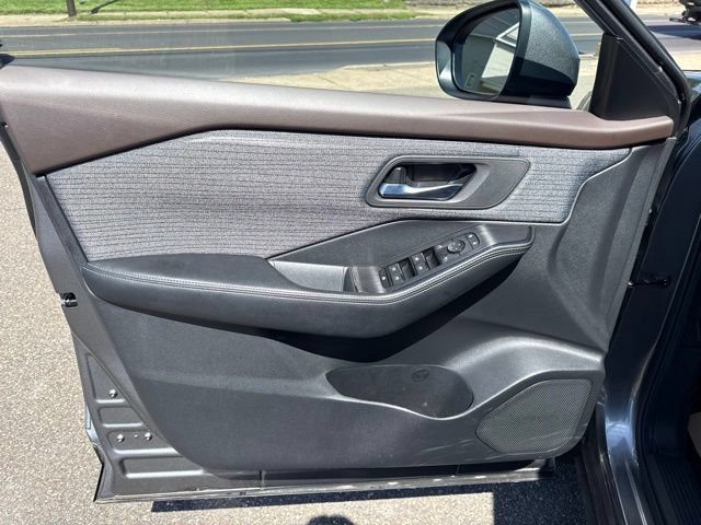 Used 2023 Nissan Rogue SV AWD/4WD image 14