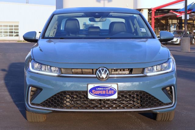 Used 2025 Volkswagen Jetta SE image 9