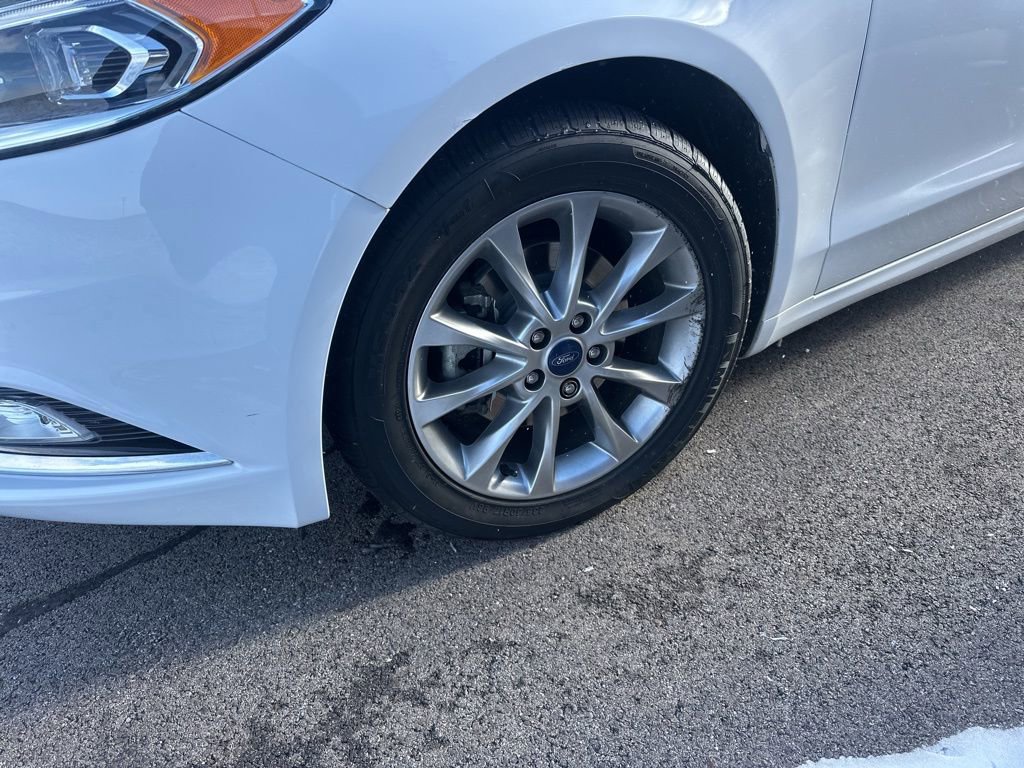 Certified 2017 Ford Fusion SE w/ Fusion SE Technology Package image 16