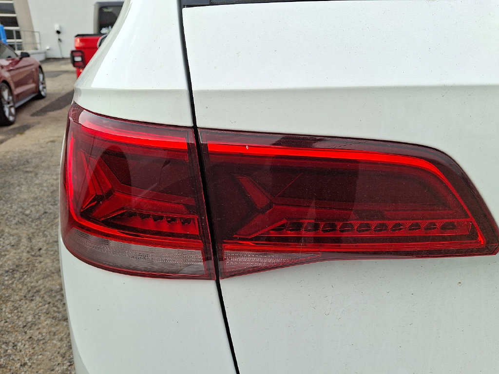 Used 2022 Volkswagen Taos SE AWD/4WD image 9