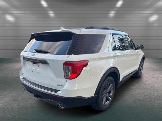 Certified 2022 Ford Explorer XLT w/ Equipment Group 202A image 5