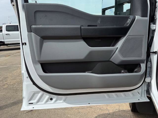 Certified 2024 Ford F550 4x4 Crew Cab Super Duty image 17