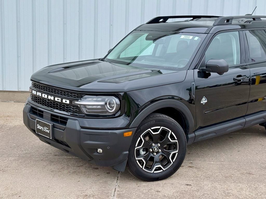 Certified 2025 Ford Bronco Sport Outer Banks w/ Outer Banks Tech Package+ AWD/4WD image 2