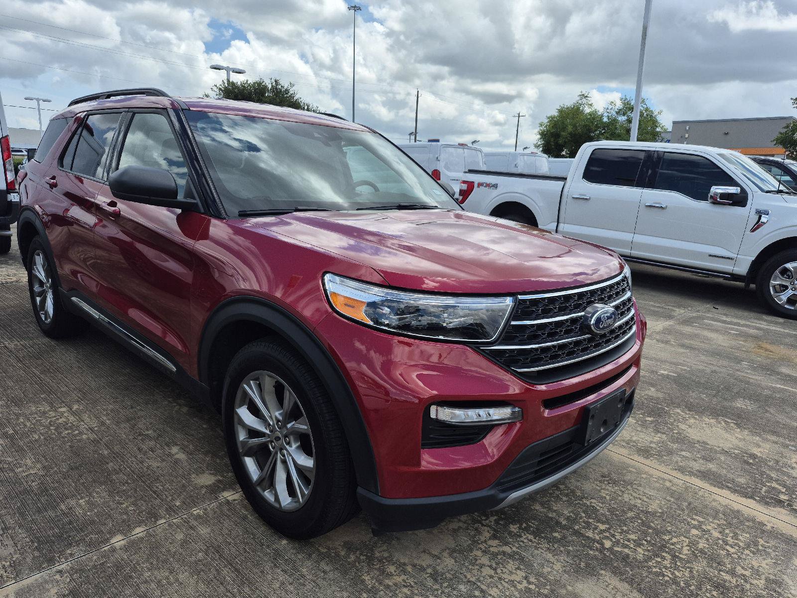 Certified 2024 Ford Explorer XLT w/ Equipment Group 202A RWD image 14