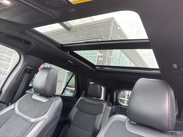 Certified 2025 Ford Explorer ST w/ Sun And Sound Package AWD/4WD image 34