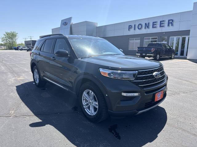 Certified 2023 Ford Explorer XLT w/ Equipment Group 202A AWD/4WD image 3