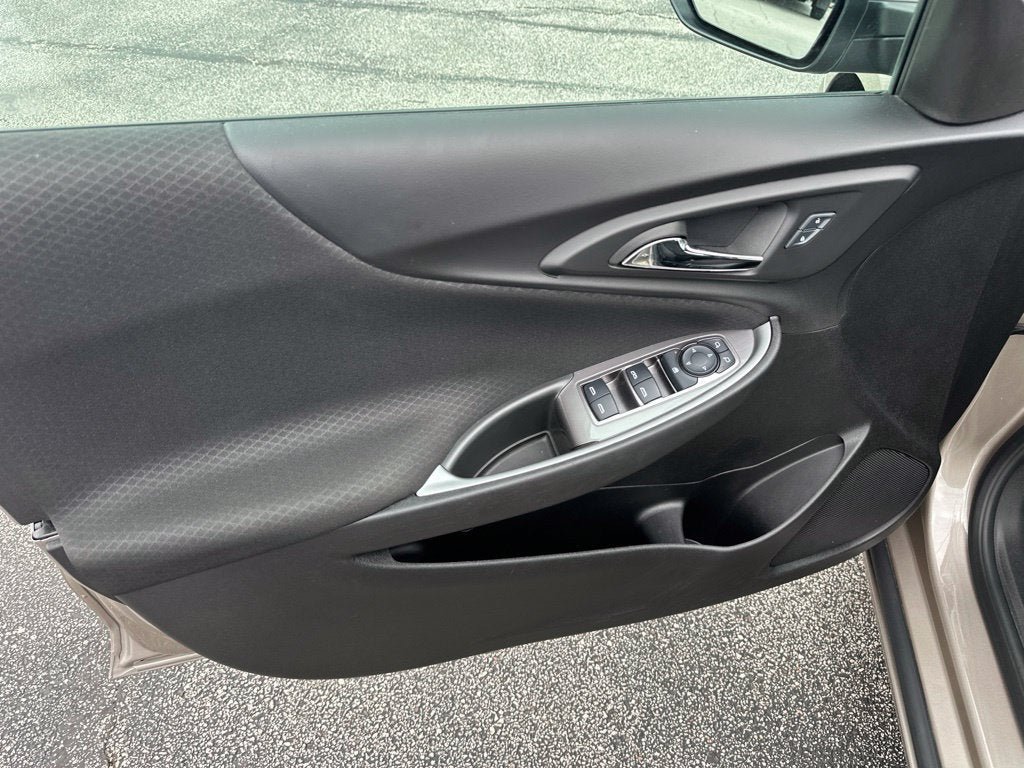 Used 2025 Chevrolet Malibu LT FWD image 13