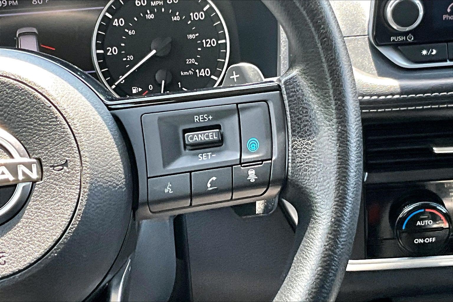 Used 2023 Nissan Rogue SV FWD image 21