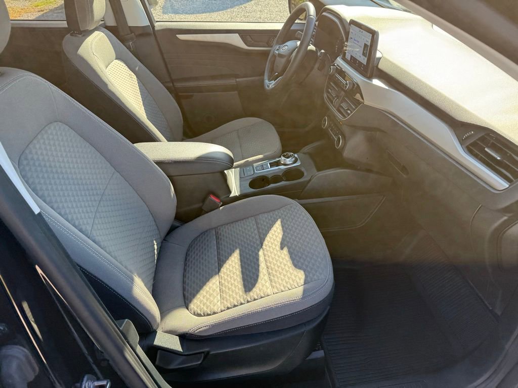 Certified 2022 Ford Escape SE w/ Cold Weather Package image 48