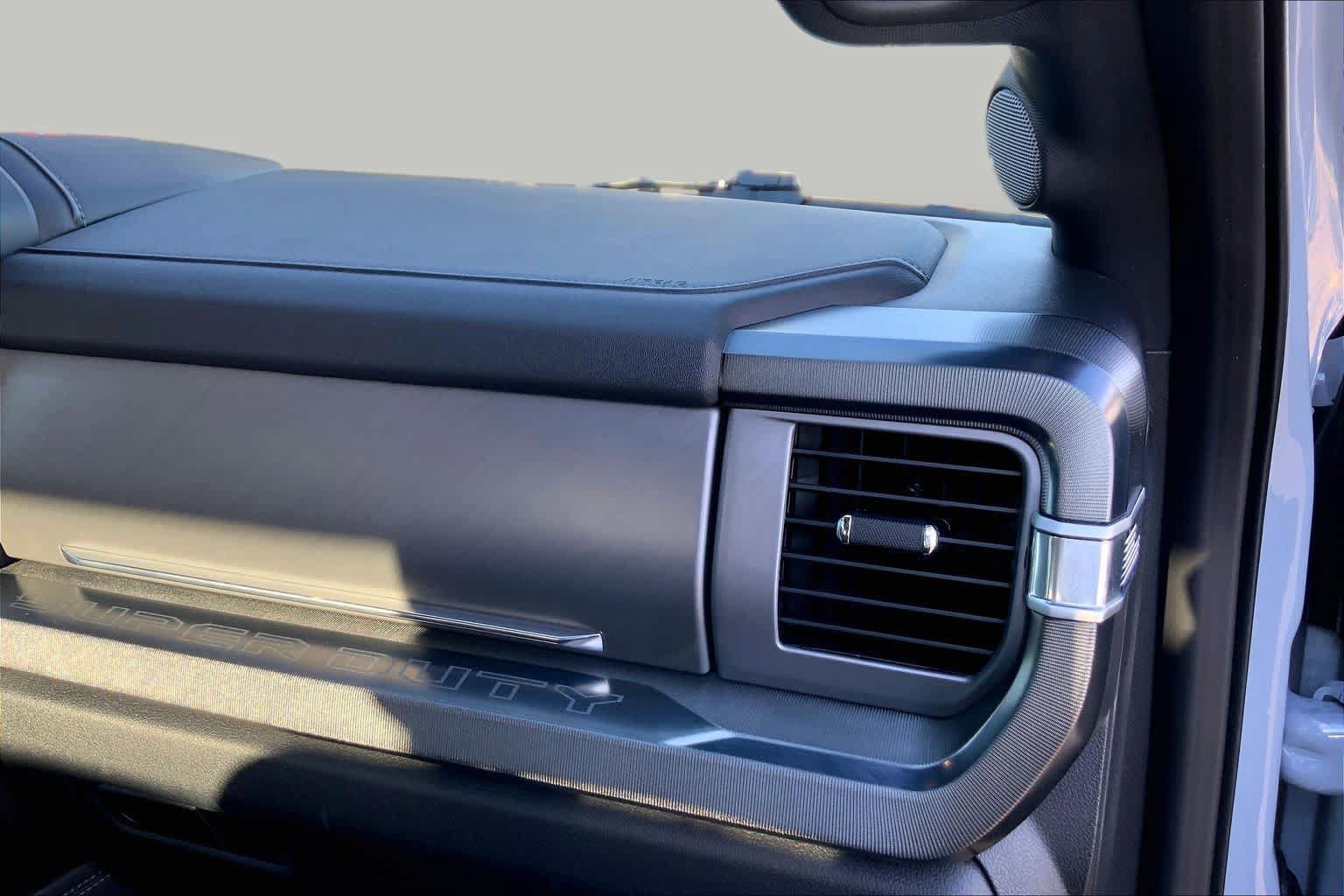 Certified 2025 Ford F250 Platinum AWD/4WD image 19
