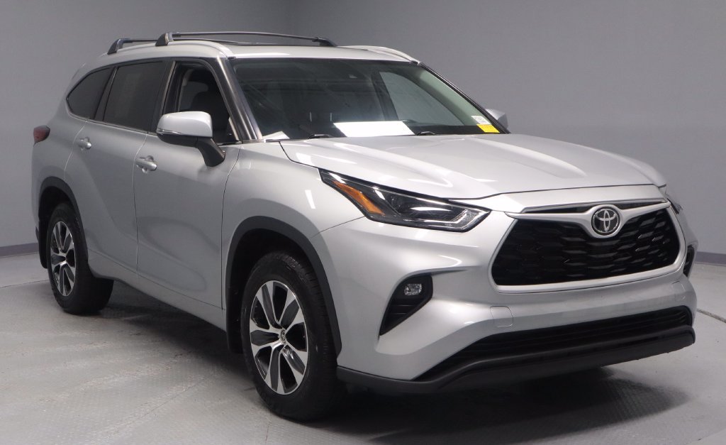 Used 2023 Toyota Highlander XLE