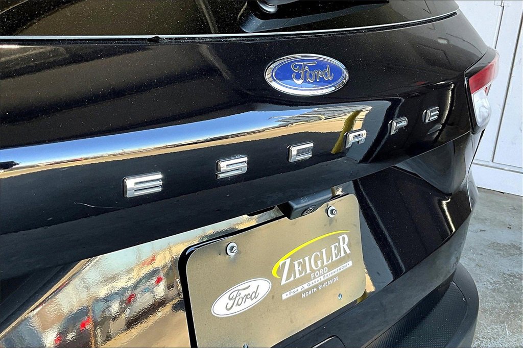 Certified 2022 Ford Escape SE w/ Cold Weather Package image 33