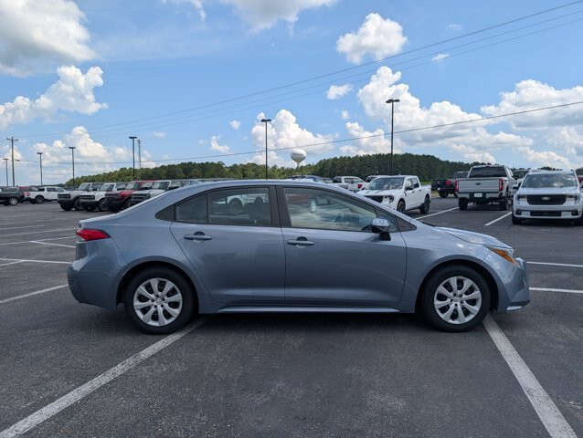 Used 2024 Toyota Corolla LE FWD image 5