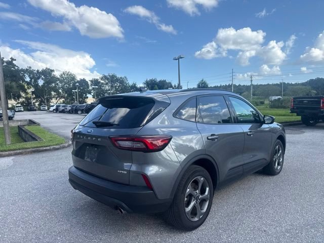 Certified 2025 Ford Escape ST-Line Select AWD/4WD image 7