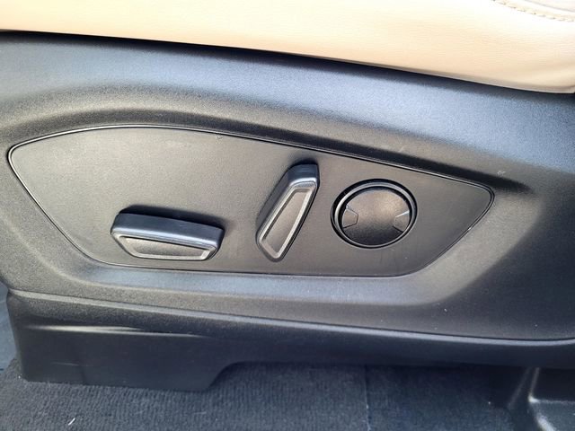 Certified 2022 Ford Explorer XLT w/ Equipment Group 202A image 11