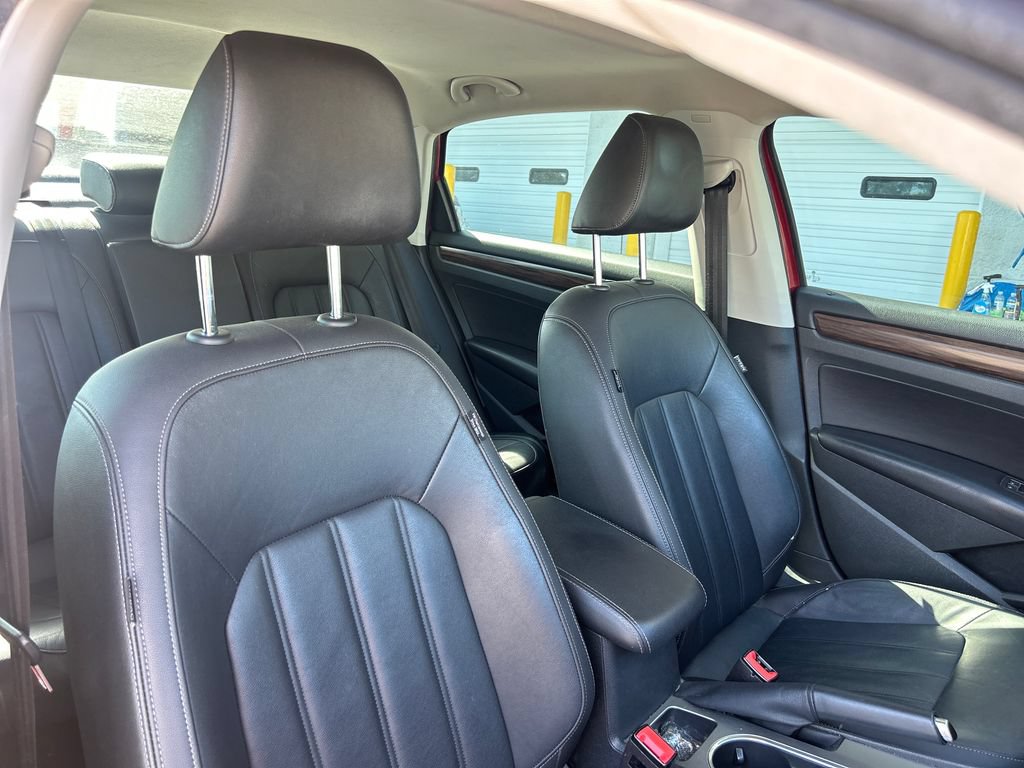Used 2022 Volkswagen Passat 2.0T FWD image 14