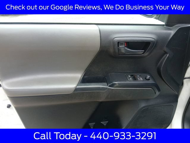 Used 2022 Toyota Tacoma SR AWD/4WD image 18