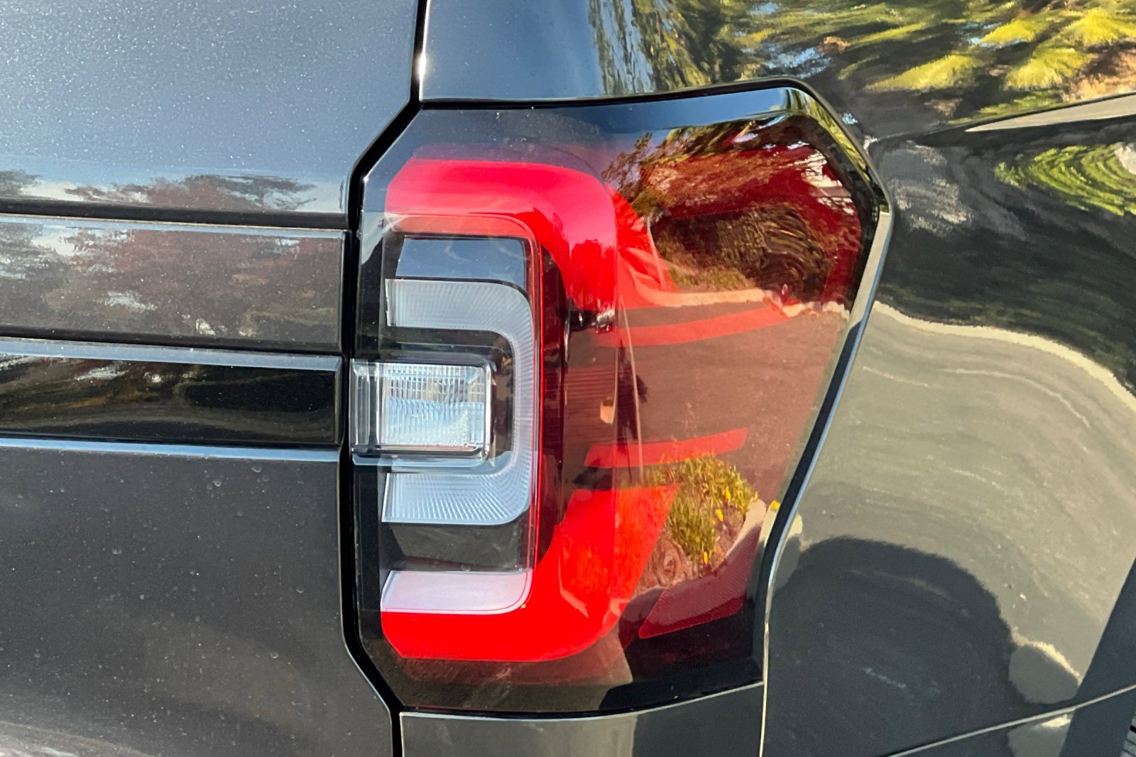 Certified 2022 Ford Expedition Limited image 50