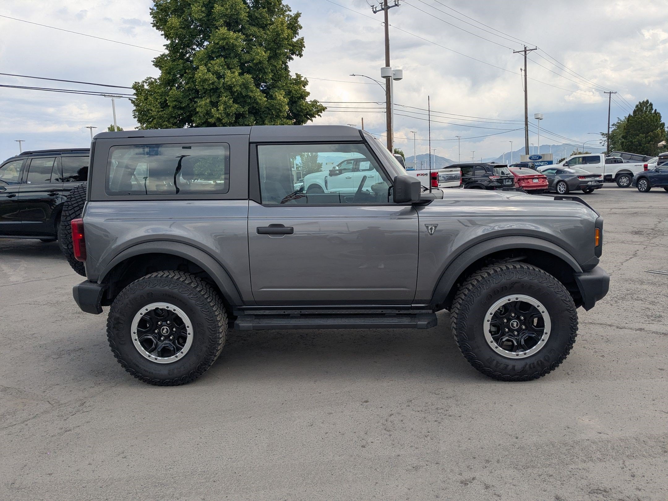 Certified 2022 Ford Bronco 2-Door w/ Sasquatch Package AWD/4WD image 2