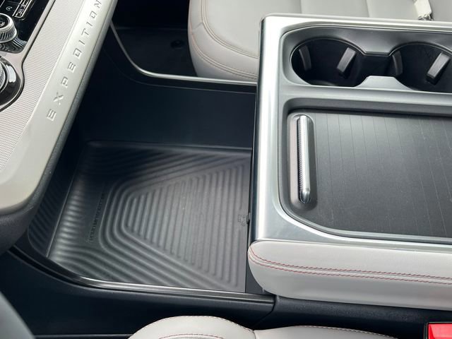 Certified 2025 Ford Expedition Active image 40