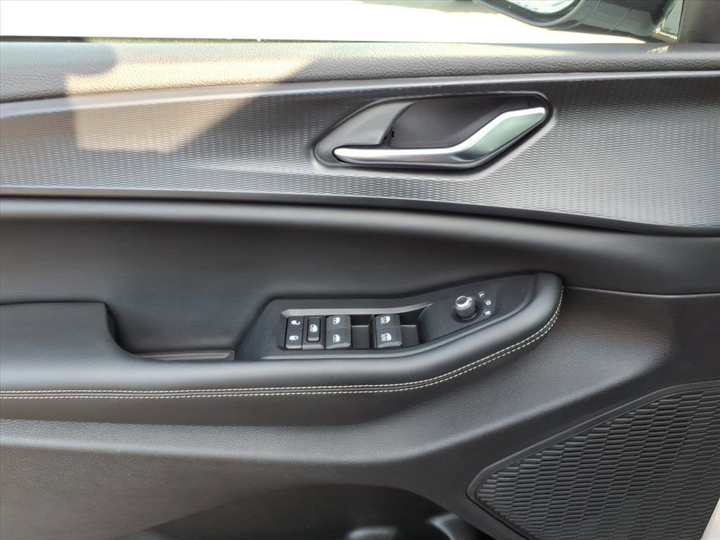 Used 2024 Jeep Grand Cherokee L Altitude image 10