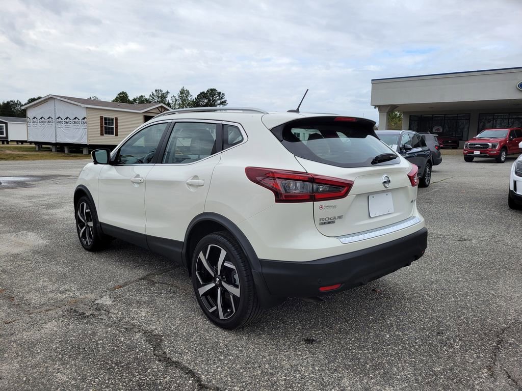 Used 2022 Nissan Rogue Sport SL image 3