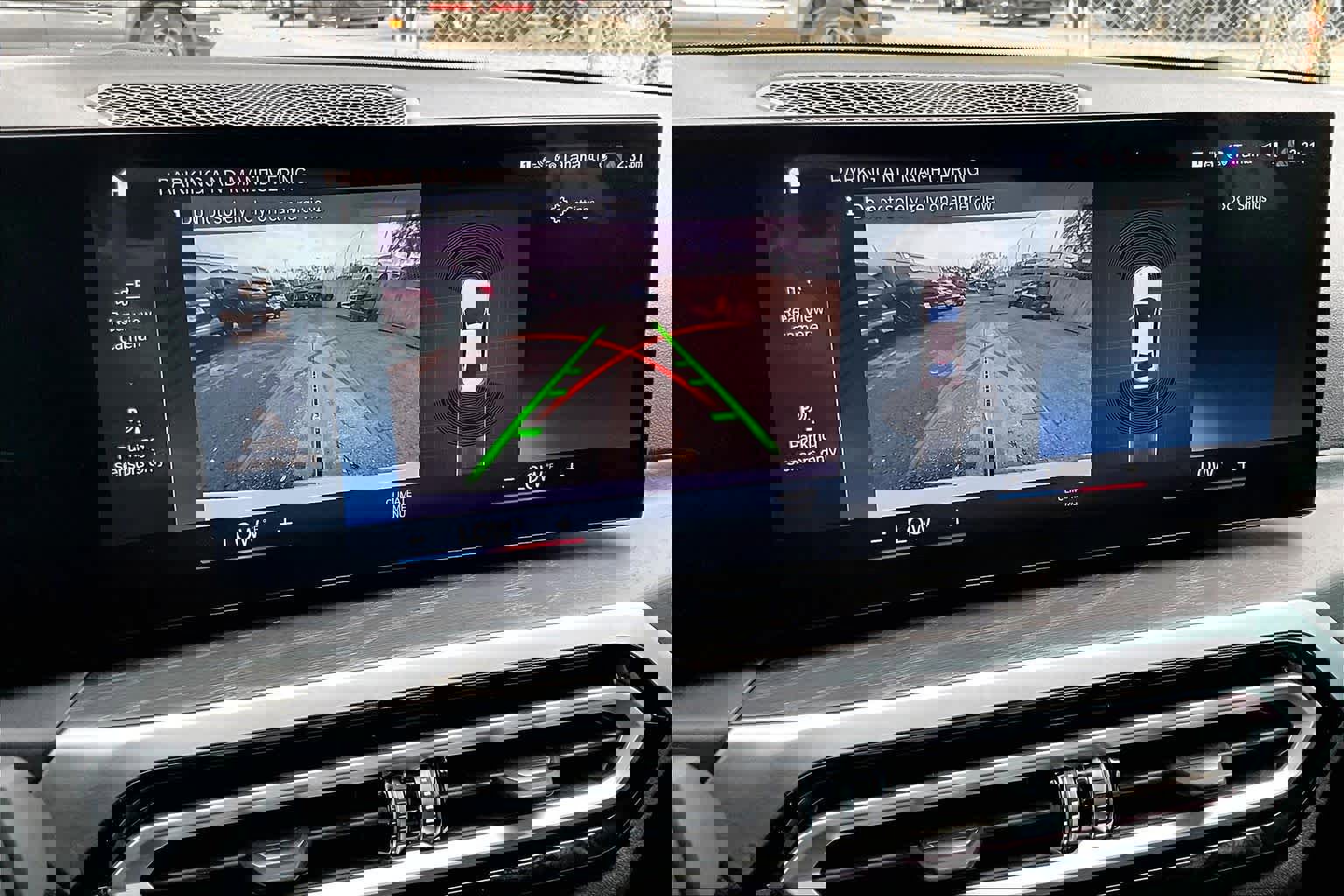 Used 2023 BMW 330i Sedan w/ Driving Assistance Package image 29