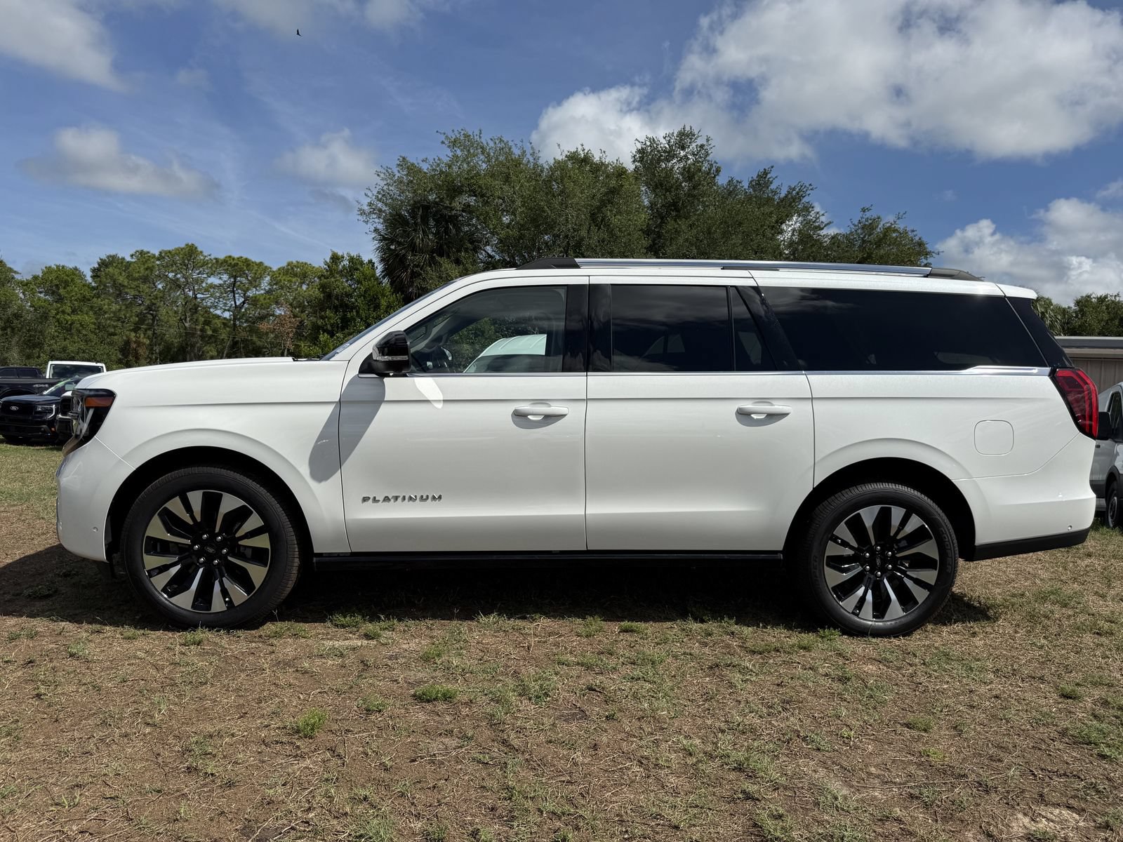 Certified 2025 Ford Expedition Max Platinum w/ Driver's Package AWD/4WD image 8