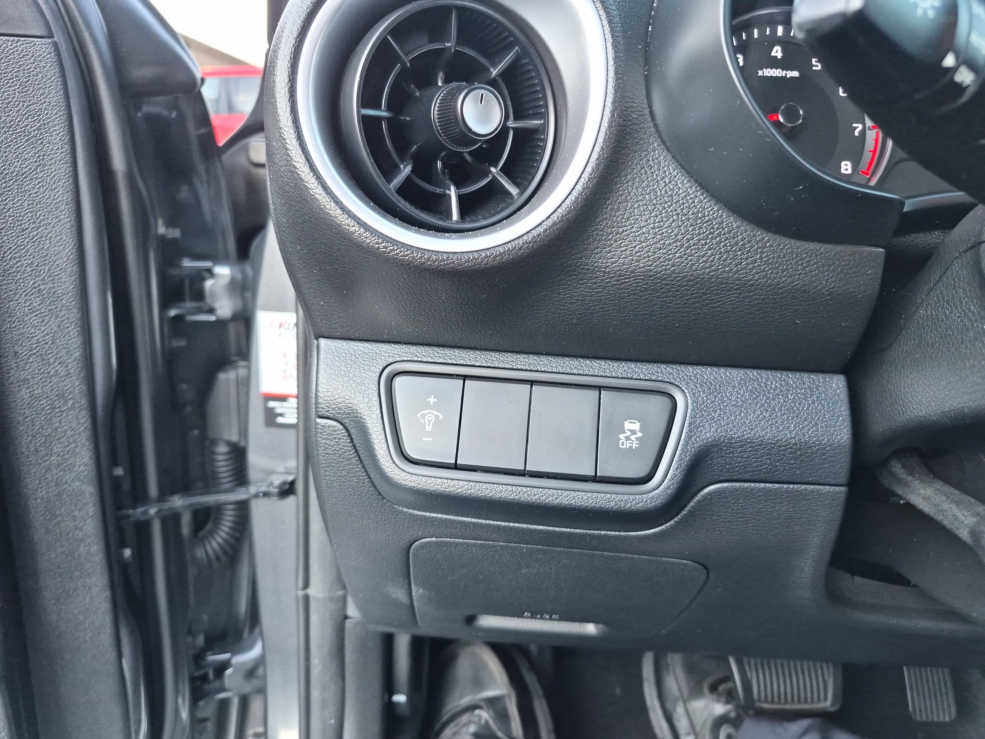 Used 2024 Kia Forte LXS FWD image 17