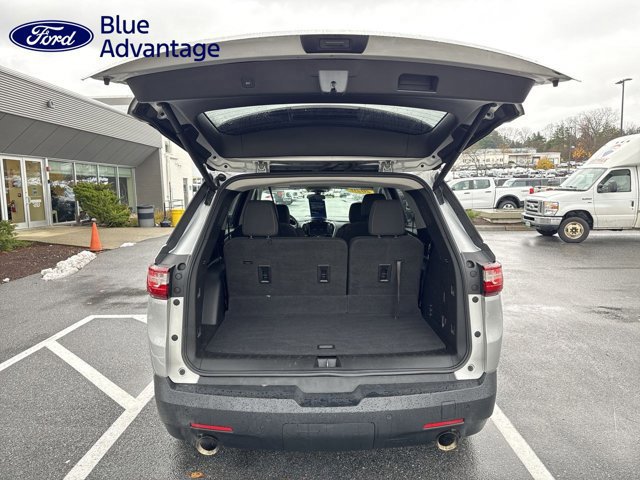 Used 2020 Chevrolet Traverse LT w/ LPO, Black Accent Package image 15