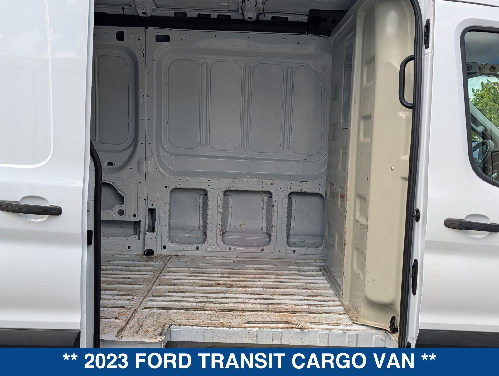 Certified 2023 Ford Transit 250 Medium Roof RWD image 15