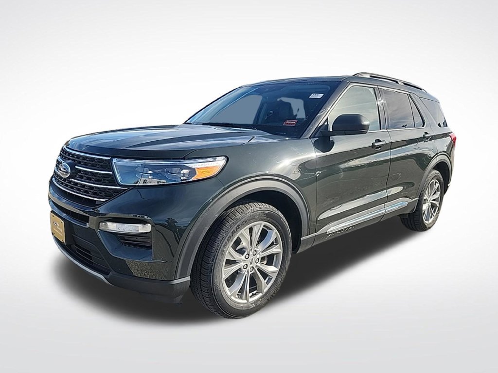 Certified 2023 Ford Explorer XLT w/ Equipment Group 202A AWD/4WD image 3