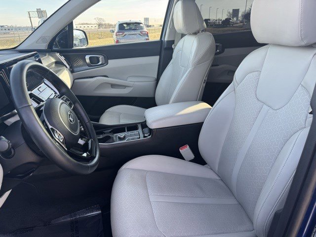 Used 2021 Kia Sorento S w/ Panoramic Sunroof Package image 13