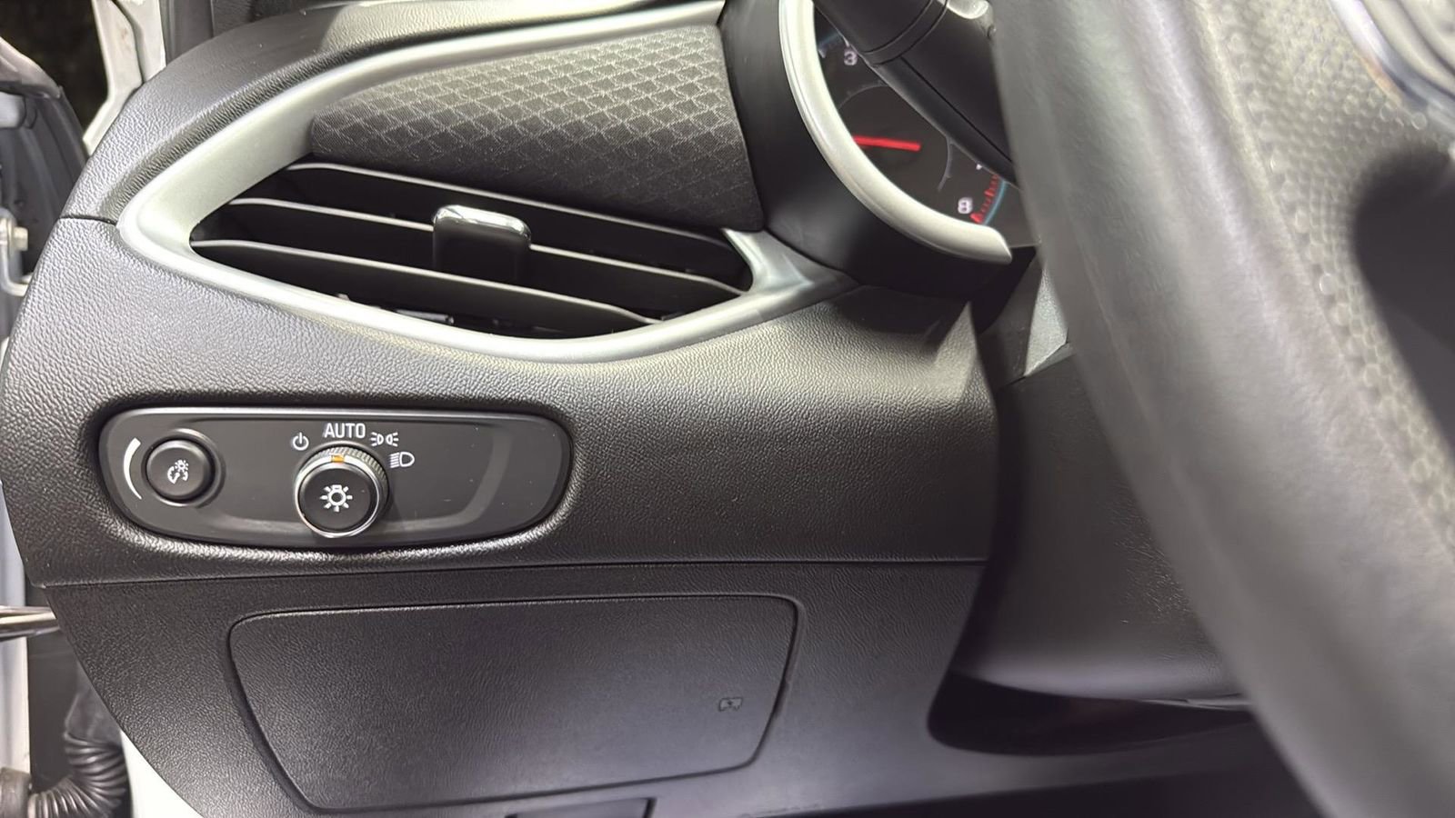 Used 2024 Chevrolet Malibu LT image 18