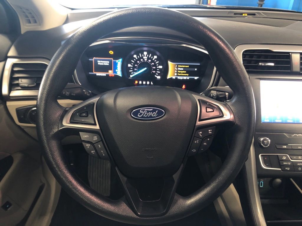 Certified 2020 Ford Fusion SE image 11