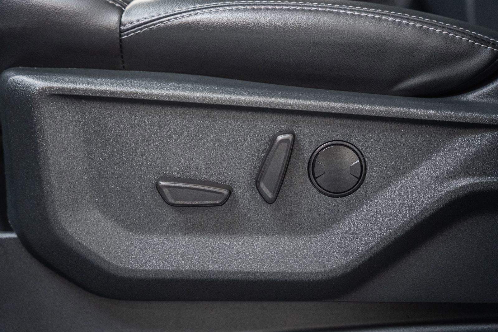 Certified 2025 Ford Expedition Max Platinum image 53