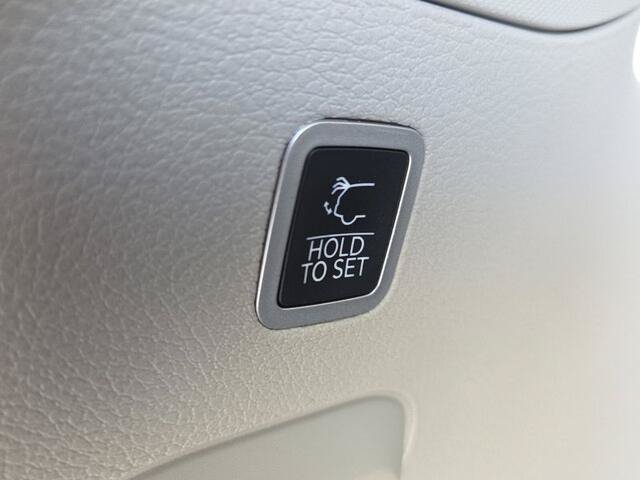 Used 2022 Jeep Grand Wagoneer Series I AWD/4WD image 13