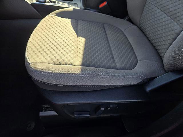 Certified 2022 Ford Escape SE w/ SE Sport Appearance Package image 16