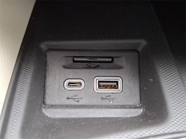 Used 2022 Buick Enclave Essence w/ Experience Buick Package image 25