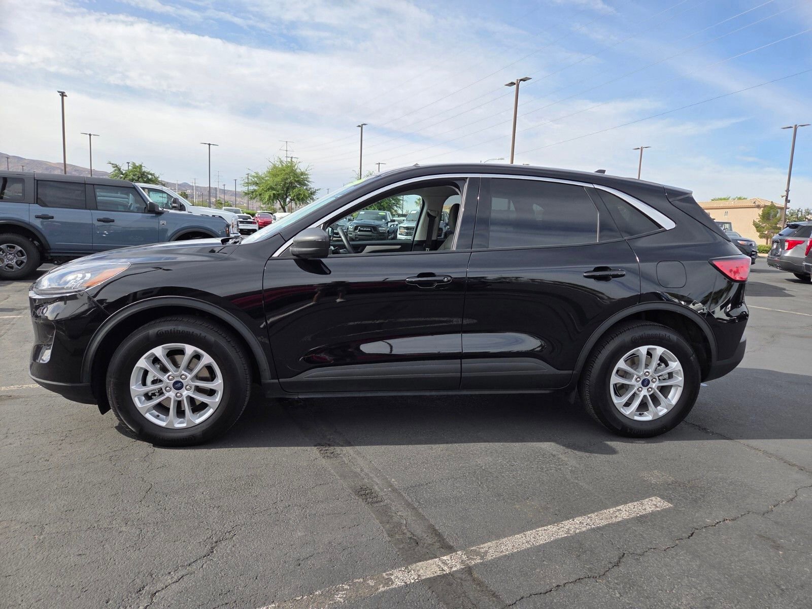 Certified 2022 Ford Escape SE w/ Convenience Package AWD/4WD image 2