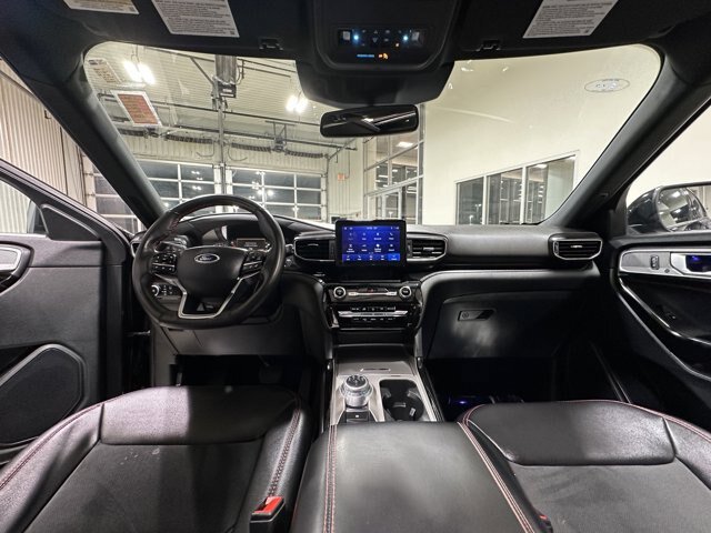 Certified 2024 Ford Explorer ST-Line w/ Class IV Trailer Tow Package AWD/4WD image 18