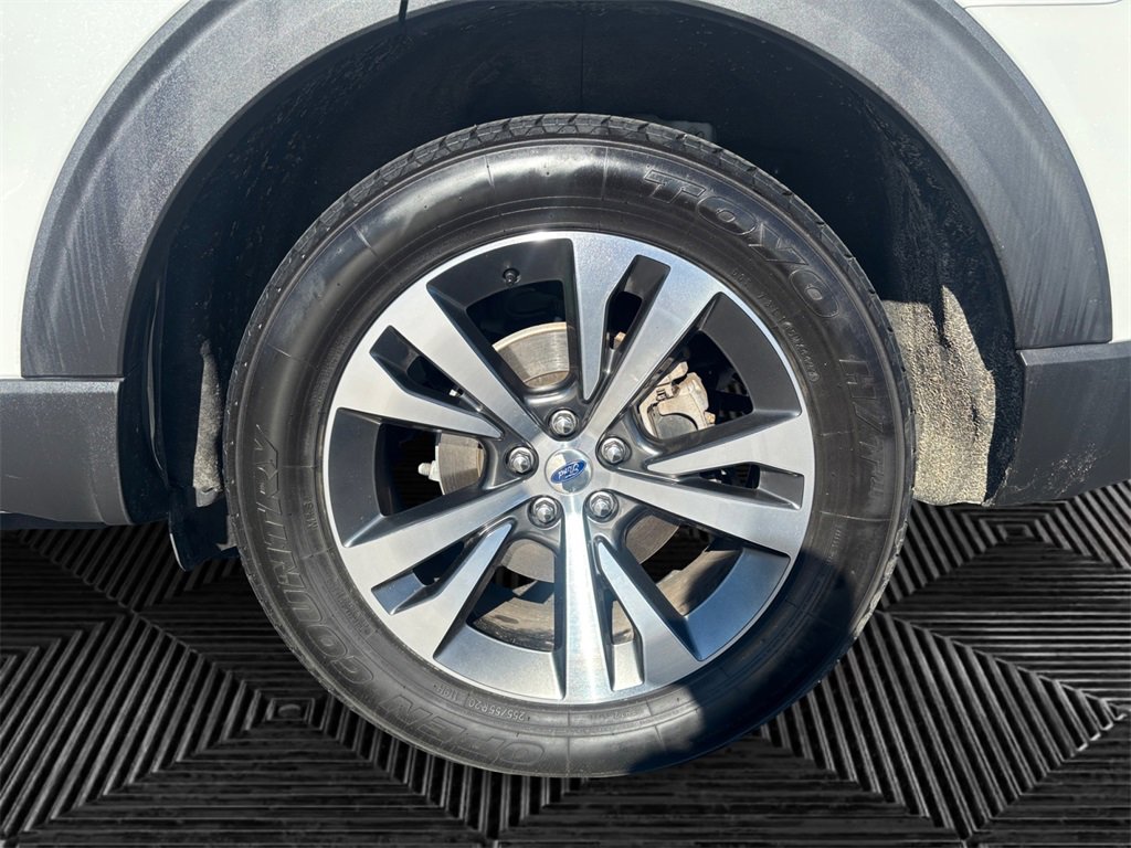 Certified 2020 Ford Explorer Platinum w/ Premium Technology Package image 11