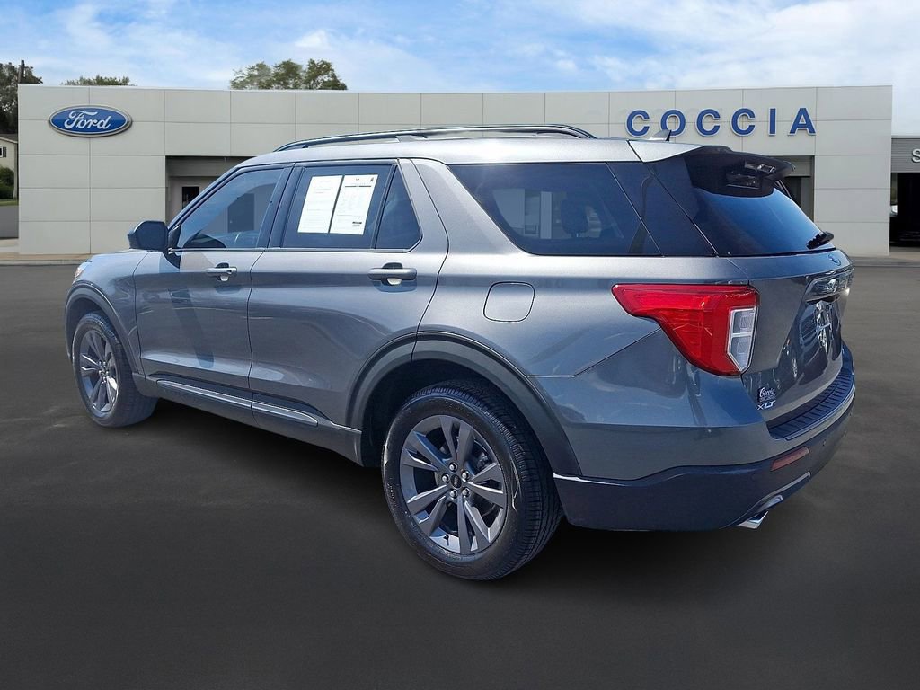 Certified 2023 Ford Explorer XLT w/ Equipment Group 202A AWD/4WD image 3