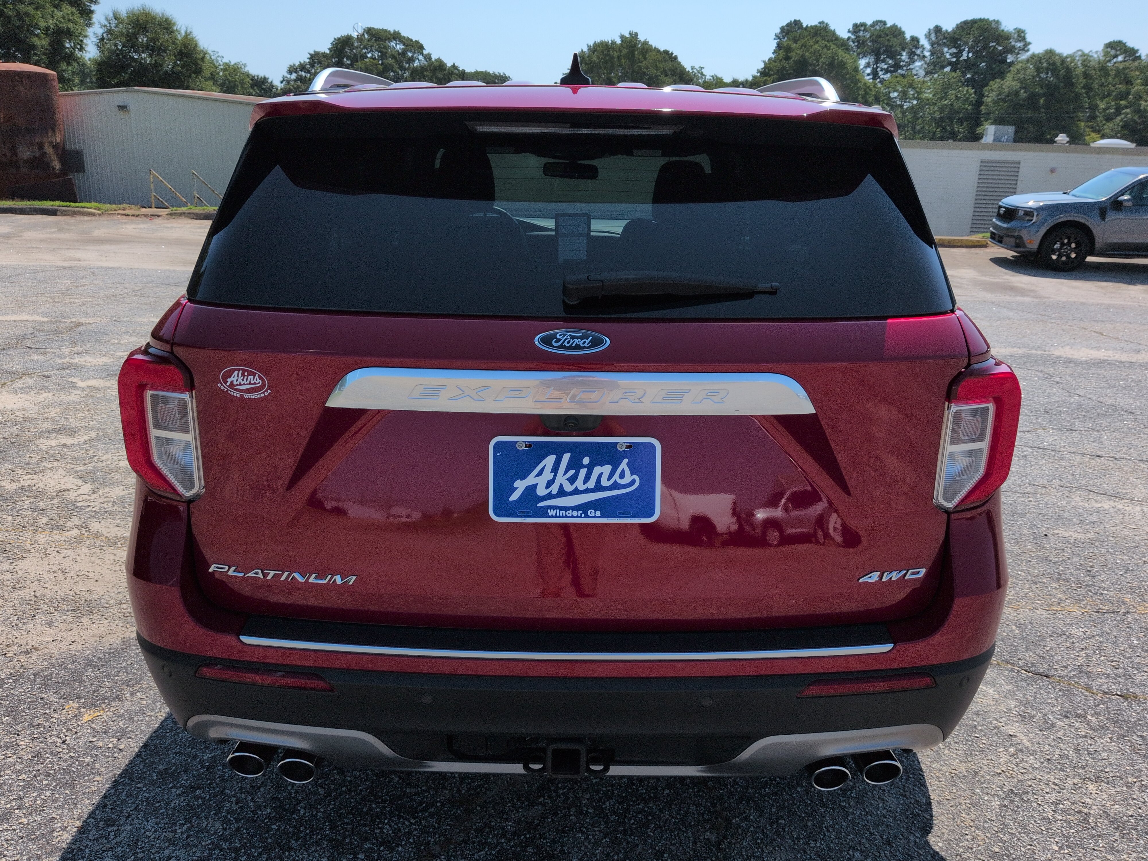 Certified 2023 Ford Explorer Platinum w/ Technology Package AWD/4WD image 4